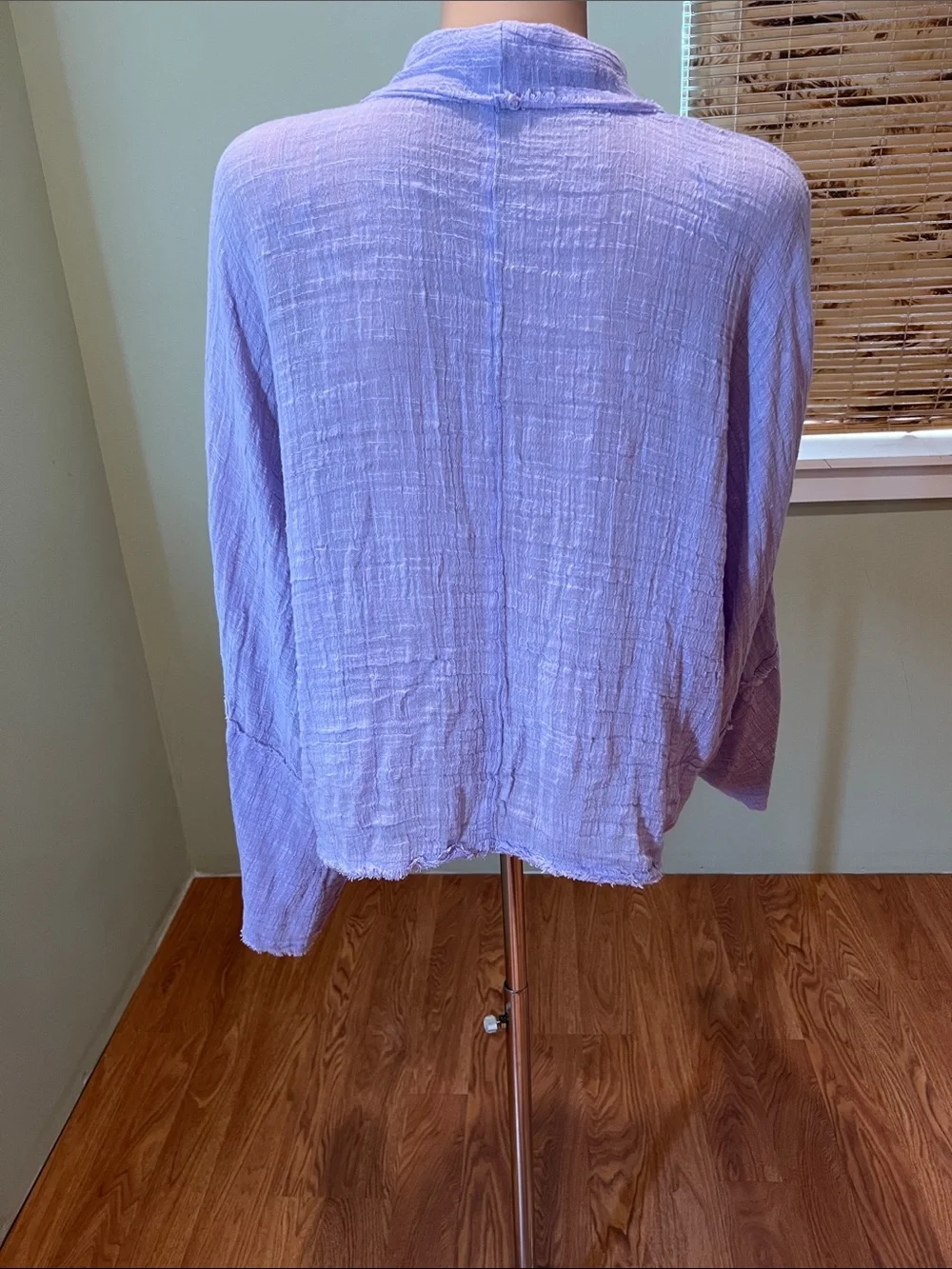 Lavender Lightweight Open Front Top Size M/L